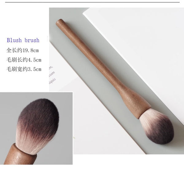 European Vintage Wood Handle Makeup Brush