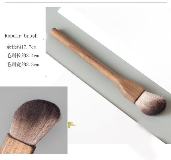 European Vintage Wood Handle Makeup Brush